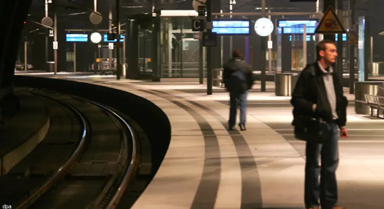 Als-Bahn-Kunden-wissen-die-Besucher-des-Berliner-Hauptbahnhofs-dass-Gutes-seinen-Preis-hat-und-Schlechtes-nur-in-Ausnahmefaellen-auch-billiger-ist