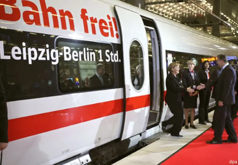 Naeher-mag-da-liegen-dass-Bahnkunden-heute-die-schnelleren-Staedteverbindungen-nach-Hamburg-oder-Leipzig-schaetzen-Das-Unternehmen-registriert-bis-zu-47-Prozent-mehr-Kunden-Im-Nahverkehr-seien-es-bis-zu-40-Prozent