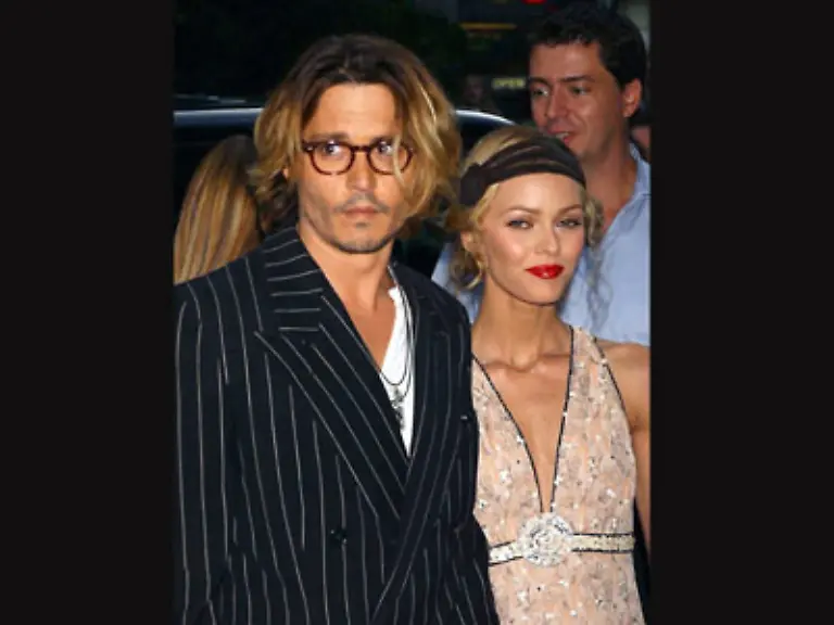 Seit-1998-ist-die-Franzoesin-nun-bereits-mit-Johnny-Depp-liiert-ohne-Trauschein
