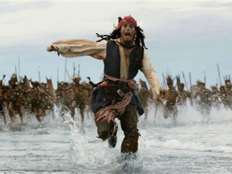 Johny-Depp-wirkt-in-seinen-Filmen-oft-so-als-wuerde-er-Kleine-Jungs-Traeume-ausleben