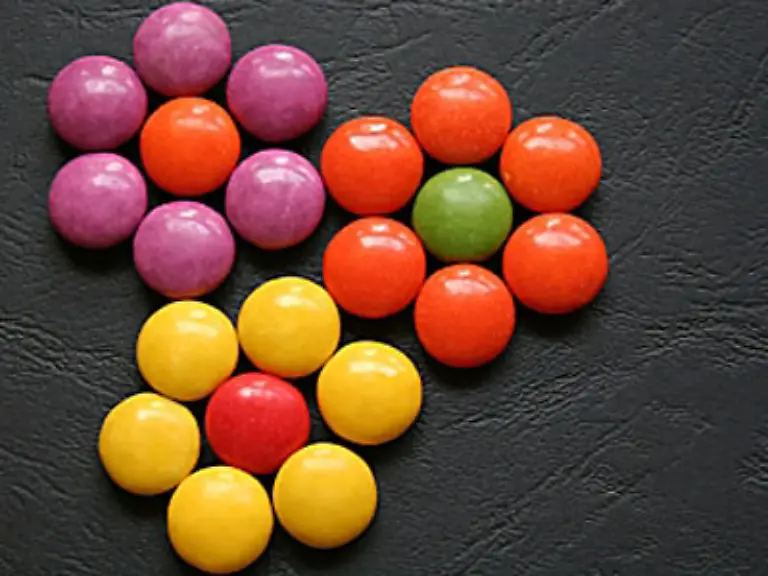 Zerschmilzt-auf-dem-Sofa-wenn-nicht-im-Mund