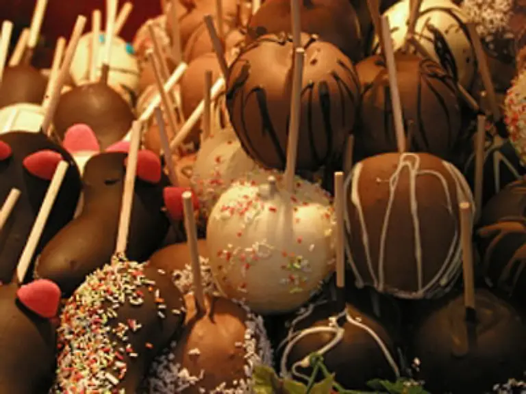 Wen-wundert-es-dass-diese-Naschwerke-als-Paradiesaepfel-verkauft-werden