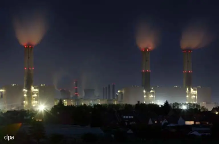 Das-Image-der-Versorger-hat-durch-die-Strompreiserhoehungen-die-CO2-Produktion-der-Kohlekraftwerke-und-die-Stoerfaelle-in-Atomkraftwerken-in-juengster-Vergangenheit-stark-gelitten