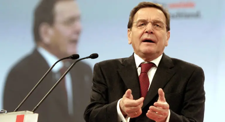 Frank-braucht-auch-Eure-Unterstuetzung-damit-deutlich-wird-dass-in-dieser-Koalition-Aussenpolitik-nicht-nach-dem-Muster-gemacht-werden-kann-die-einen-bedienen-die-Galerie-und-der-Aussenminister-kittet-die-Scherben