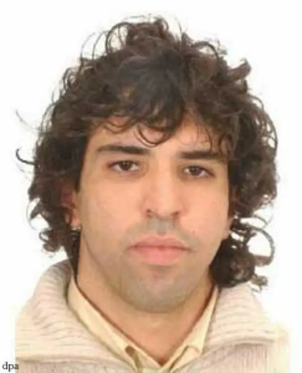 Unter-den-Angeklagten-sind-drei-mutmassliche-Bombenleger-die-Marokkaner-Jamal-Zougam-33