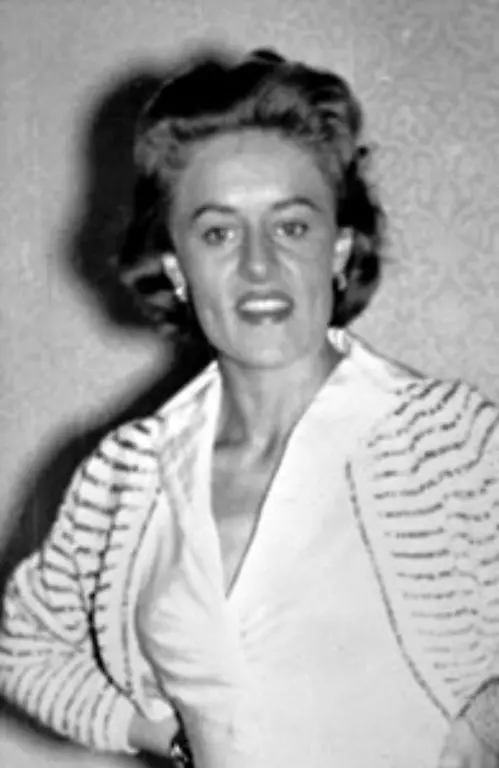 1933-wird-Rosemarie-Nitribitt-in-Duesseldorf-als-uneheliches-Kind-einer-18-jaehrigen-Putzfrau-geboren