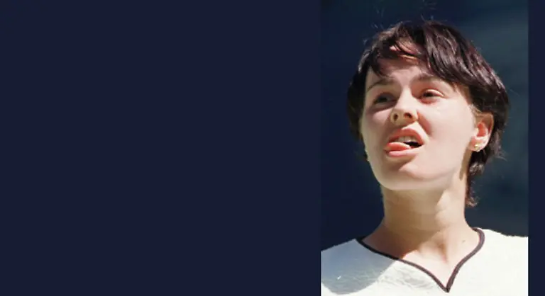 Martina-Hingis-soll-bereits-als-Zweijaehrige-mit-dem-Training-begonnen-haben-Mit-vier-Jahren-bestreitet-sie-ihr-erstes-Turnier