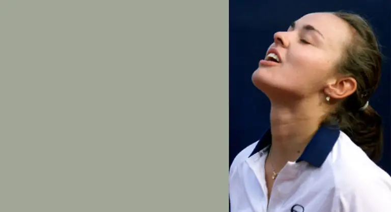 Immer-mehr-Sportreporter-kommentieren-Hingis-sei-der-allzu-fruehe-und-rasante-Erfolg-offenbar-zu-Kopf-gestiegen