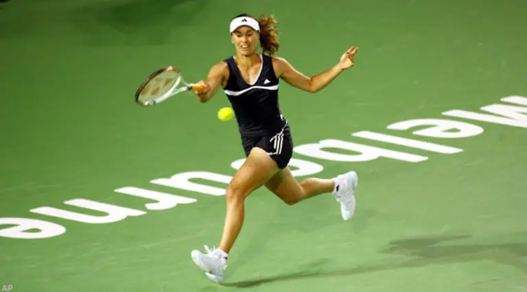 Die-neuen-Powerfrauen-sind-aber-nicht-Hingis-einziges-Problem-Verletzungen-behindern-die-Schweizerin-ueber-Jahre