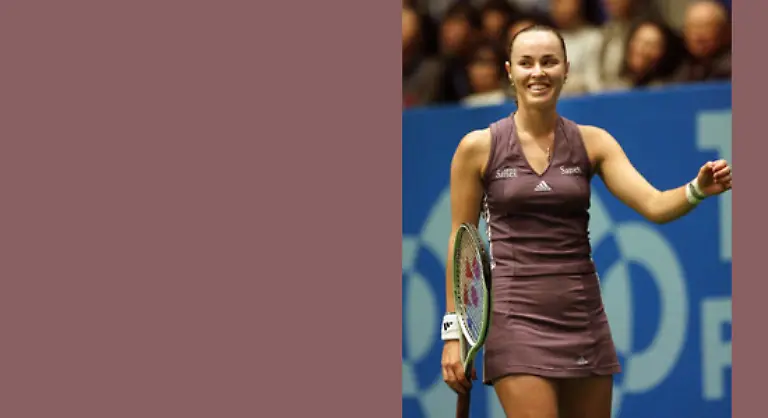 Im-Oktober-2000-muss-sich-Martina-Hingis-erstmals-einer-Operation-am-rechten-Fuss-unterziehen