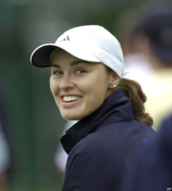 Sichtlich-entspannter-und-zufriedener-wirkt-Hingis-von-Mal-zu-Mal-Die-Turniere-das-permanente-Training-der-Jetset-immer-fremde-Hotels-Sie-habe-es-nicht-mehr-ertragen-koennen-erklaert-sie