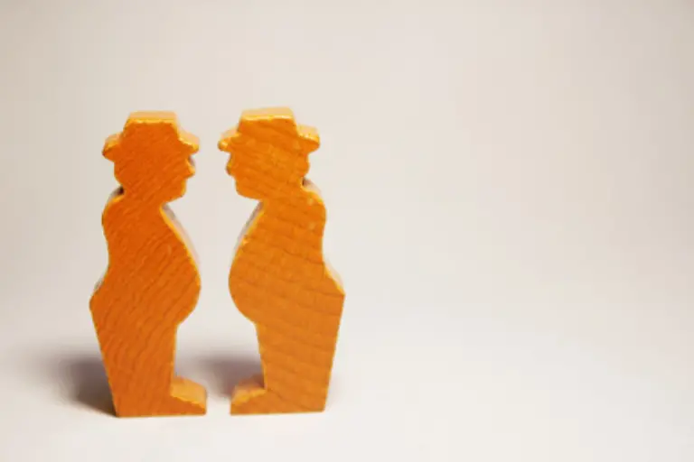 Die-Kunst-des-Smalltalks-zaehlen-Berufsberater-zu-den-soft-skills-die-im-Geschaeftsleben-aeusserst-nuetzlich-sind-und-zwar-sowohl-innerhalb-Ihrer-eigenen-Firma-als-auch-mit-Geschaeftspartnern-oder-Kollegen-aus-anderen-Firmen