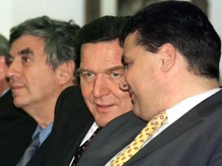 Der-Chef-hat-natuerlich-ein-genaueres-Bild-im-Kopf-von-dem-Kollegen-der-geschickten-und-entspannten-Smalltalk-betreibt-als-von-dem-der-ausser-Guten-Tag-nichts-sagt