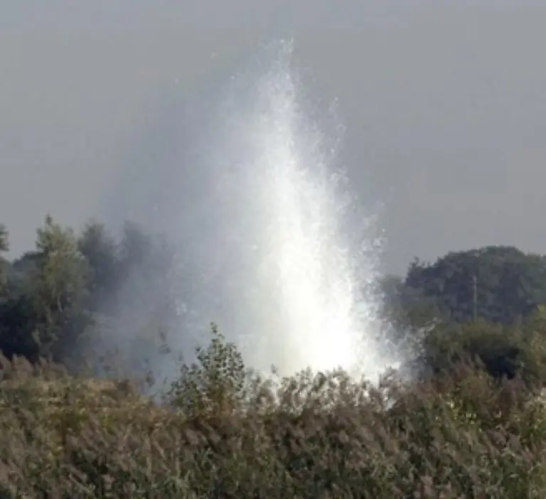 Wenn-das-der-Fall-ist-hilft-nur-noch-eins-Sprengen-Davor-muss-das-Umfeld-grossflaechig-geraeumt-werden-Der-Entschaerfer-wird-dann-mit-dem-Hubschrauber-zum-Fundort-gebracht-und-vor-allen-Dingen-schnell-wieder-weg