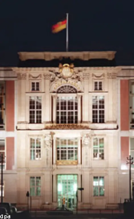 Das-Portal-ueberlebte-als-Teil-des-Staatsratsgebaeudes