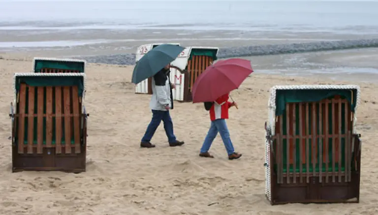 Strandlaeufer-aufgepasst