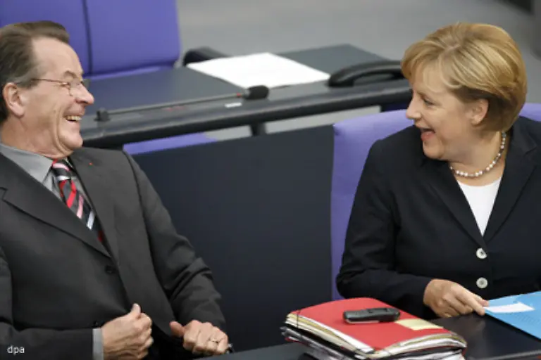 Sein-Verhaeltnis-zu-Bundeskanzlerin-Merkel-galt-als-gut