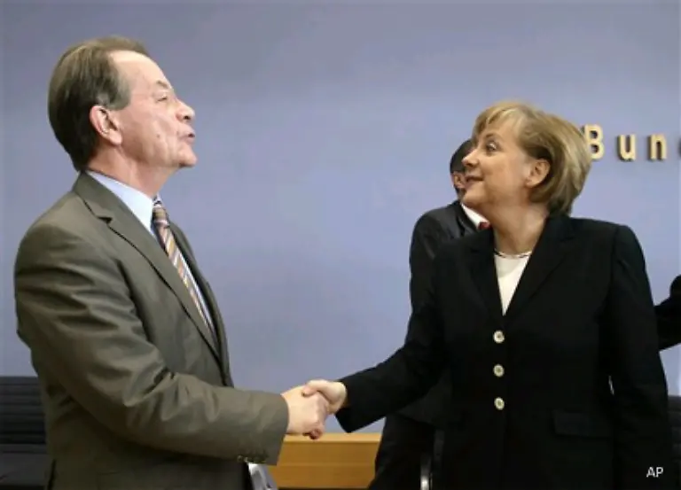 Bundeskanzlerin-Merkel-lobte-daraufhin-die-Zusammenarbeit-mit-dem-scheidenden-Arbeitsminister