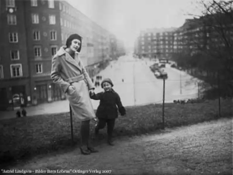 1926-wurde-sie-gerade-19-jaehrig-von-einem-wesentlich-aelteren-verheirateten-Mann-schwanger-brachte-ihren-Sohn-Lasse-heimlich-in-Kopenhagen-zur-Welt-und-liess-ihn-dort-die-ersten-drei-Jahre-seines-Lebens-bei-Pflegeeltern