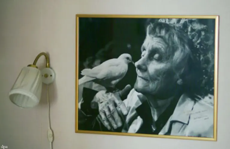 Das-Spielen-selber-ist-identisch-mit-der-Lebenslust-sagte-Astrid-Lindgren-Und-ein-anderes-Mal-Man-muss-das-Kind-in-sich-selber-spueren-wenn-man-fuer-Kinder-schreibt-Man-hat-ja-alle-Altersstufen-in-sich-drin-Manchmal-schaut-die-eine-hervor-manchmal-die-andere