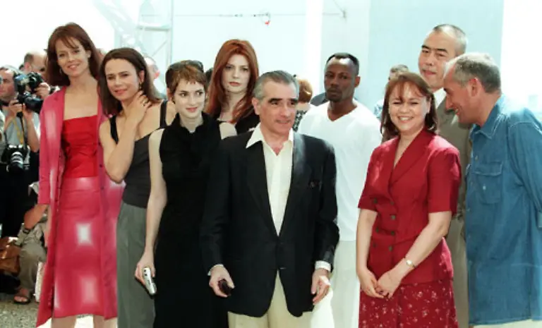 Er-dreht-aber-nicht-nur-Filme-sondern-setzt-sich-weltweit-fuer-sie-ein-1998-war-er-Jury-Praesident-der-Filmfestspiele-in-Cannes