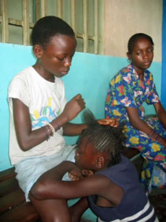 Insbesondere-Maedchen-werden-in-vielen-Laendern-diskriminiert-und-sind-oftmals-brutaler-Gewalt-und-grausamen-Praktiken-wie-der-Beschneidung-ausgesetzt