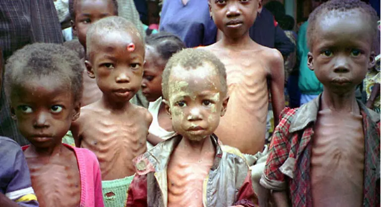 Auch-abseits-solcher-Horrormeldungen-ist-das-Grundrecht-auf-Ueberleben-nicht-gesichert-Mehr-als-200-Millionen-Kinder-die-seit-der-Verabschiedung-der-UN-Kinderrechtskonvention-am-20-11-1989-geboren-wurden-starben-vor-ihrem-fuenften-Geburtstag