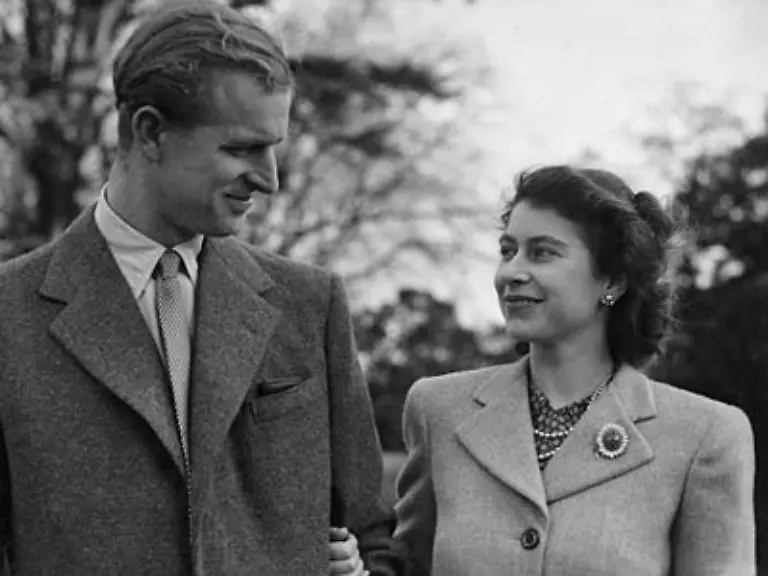 Ob-nun-royal-oder-nicht-Elizabeth-und-Philip-sind-seit-60-Jahren-verheiratet