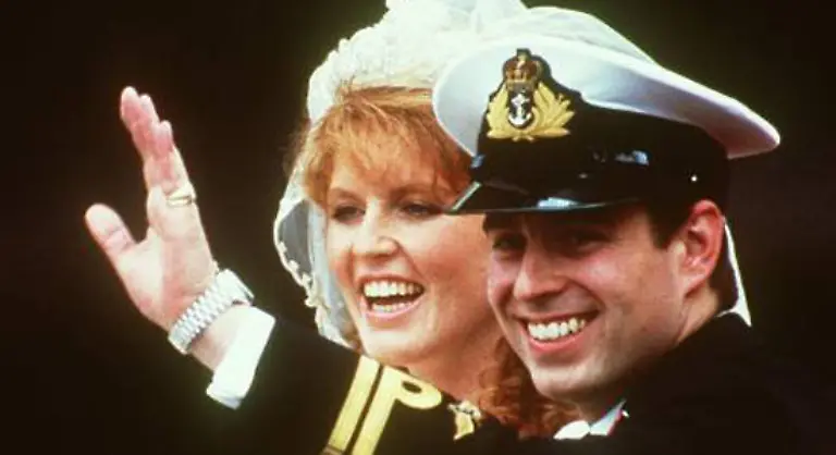 Er-selber-habe-das-ja-nun-nicht-geschafft-stellt-der-seit-ueber-15-Jahren-von-Sarah-Fergie-Ferguson-geschiedene-Adelsspross-mit-Bedauern-fest
