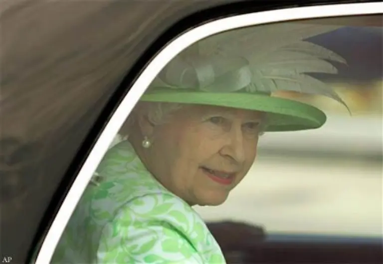 sowie-ein-fester-Glaube-Moral-eine-unerschuetterliche-Haltung-und-Humor-haben-der-Queen-bei-ihrem-Job-geholfen