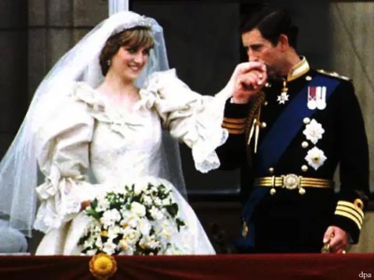 Und-im-Dezember-geben-schliesslich-Charles-und-Diana-ihre-Trennung-bekannt
