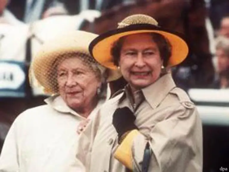 Elizabeth-und-ihre-Mutter-hatten-ein-sehr-gutes-Verhaeltnis-Sie-telefonierten-taeglich