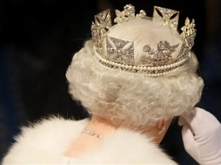 Erstmals-sieht-man-die-Queen-bei-der-Beerdigung-ihrer-Mutter-in-der-Oeffentlichkeit-weinen-Sie-verabschiedet-sich-mit-ihrem-Namen-aus-Kindertagen-Lilibet