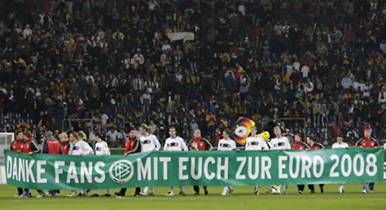 nicht-aus-dem-gleichen-Topf-herausgelost-werden-wie-die-Gastgeber-Mannschaften-das-Oranje-Team