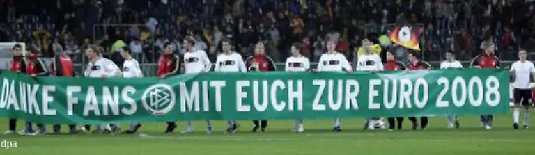 und-Titelverteidiger-Griechenland-Etappenziel-geschafft-ganz-ohne-ins-Schwarze-zu-treffen