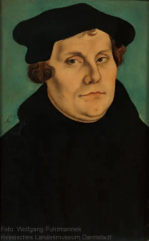 Cranachs-Bedeutung-als-Maler-der-Reformation-ist-unbestritten-Seine-Portraets-von-Martin-Luther-werden-in-seiner-Werkstatt-in-Serie-produziert