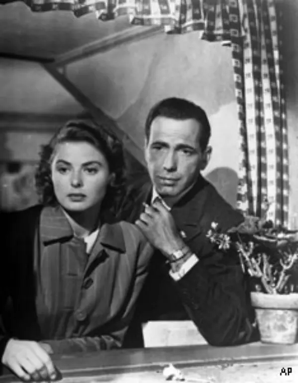 Ist-es-die-Liebesgeschichte-zwischen-dem-zynischen-Barbesitzer-Rick-Humphrey-Bogart-und-Ilsa-Lund-Ingrid-Bergman-die-mit-ihrem-Mann-vor-den-Nazis-flieht-und-die-Hilfe-ihres-frueheren-Geliebten-benoetigt
