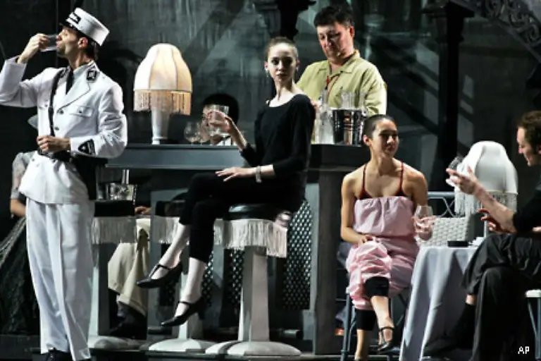2005-wurde-der-Stoff-in-China-zu-einem-Musical-verarbeitet