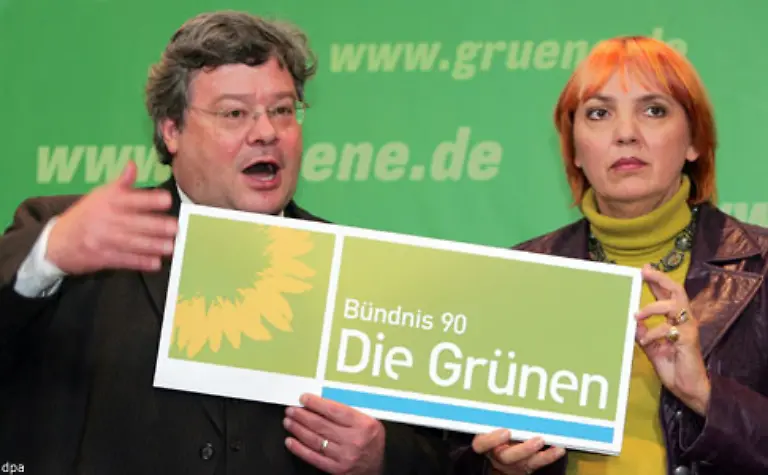 Vor-einem-Jahr-hatten-die-Delegierten-des-Parteitags-in-Koeln-noch-mehrheitlich-einem-neuen-Logo-eine-Absage-erteilt-trotz-offensiven-Werbens-der-Fuehrung
