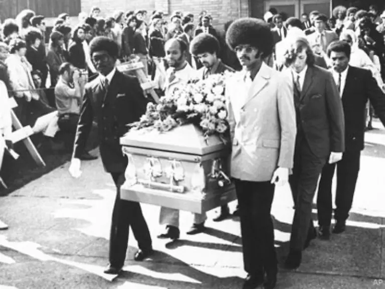 Am-Morgen-des-18-September-1970-wird-Jimi-Hendrix-tot-in-seinem-Londoner-Hotelzimmer-aufgefunden