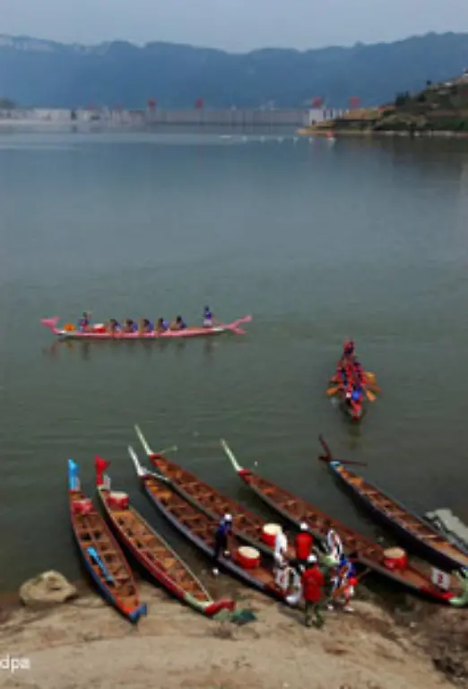 Das-Drei-Schluchten-Projekt-wurde-ueber-Jahrzehnte-kontrovers-diskutiert-Erste-konkrete-Plaene-fuer-einen-Damm-in-den-Drei-Schluchten-reichen-zurueck-bis-ins-Jahr-1944