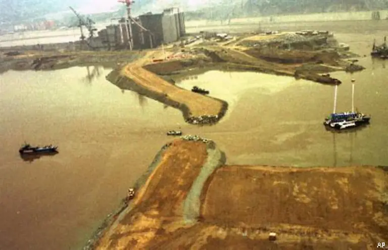 Mit-der-Absegnung-durch-den-Volkskongress-war-der-Startschuss-gefallen