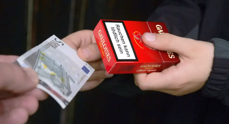 Bei-der-Diskussion-ueber-Testkaeufe-durch-Jugendliche-im-Staatsauftrag-mit-dem-Ziel-illegalen-Vertrieb-von-Gewaltvideos-und-Alkohol-aufzuspueren