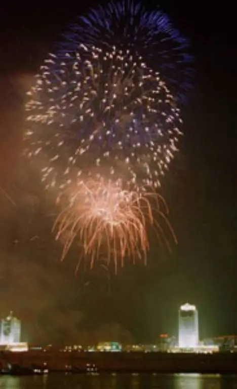 Im-November-1997-konnte-dann-mit-dem-eigentlichen-Bau-der-gigantischen-Staumauer-begonnen-werden