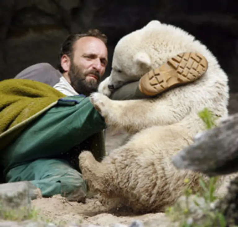 Aus-Sicherheitsgruenden-war-ein-Spielverbot-verhaengt-worden-Das-gilt-nicht-nur-fuer-Doerflein