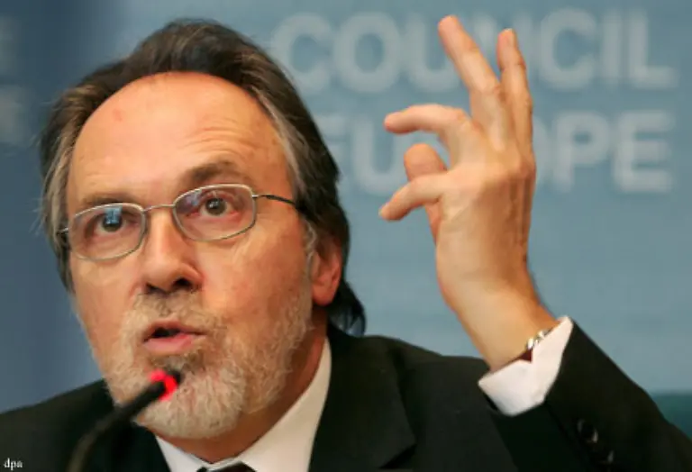 Wie-u-a-der-Sonderermittler-des-Europarats-Dick-Marty-bestaetigte-haben-einige-europaeische-und-andere-Regierungen-von-Kanada-bis-Pakistan-an-diesen-Praktiken-mitgewirkt-oder-sie-geduldet