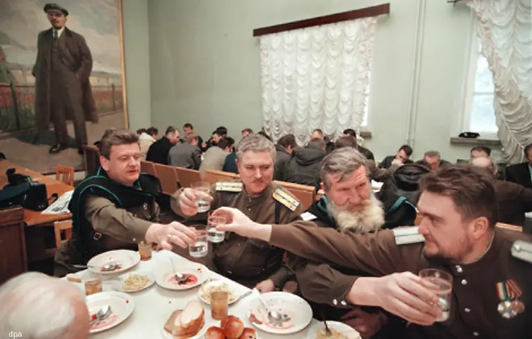 Ausserdem-wird-die-russische-Gastfreundschaft-von-88-Prozent-der-Befragten-geruehmt-und