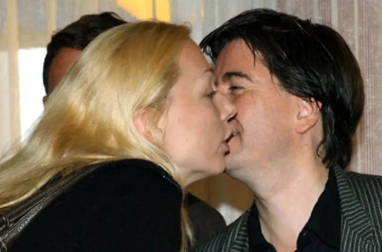 Bewahren-Sie-jedoch-auch-dabei-Respekt-und-Distanz-Auch-wenn-Weihnachten-das-Fest-der-Liebe-ist