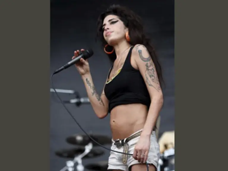 Gut-Kuenstler-sind-anders-als-andere-Menschen-aber-Winehouse-diese-ausgehungerte-kaputte-Person-bietet-dem-Betrachter-momentan-wenig-Spielraum-fuer-angenehme-Assoziationen
