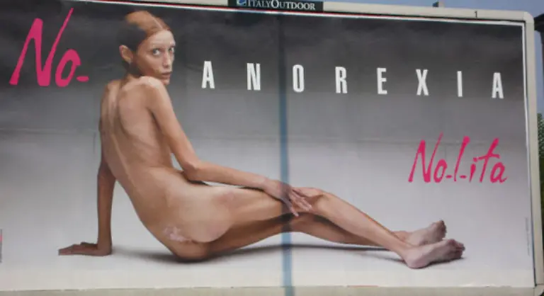 Mit-der-Kampagne-No-Anorexia-Magersucht-Nein-fuer-die-Modemarke-Nolita-stiess-Fotograf